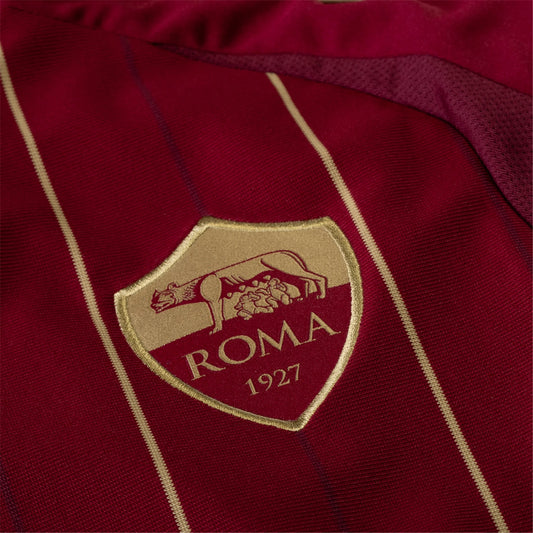 Détail de l'écusson sur le Maillot AS Roma Domicile 2024/2025 Adidas