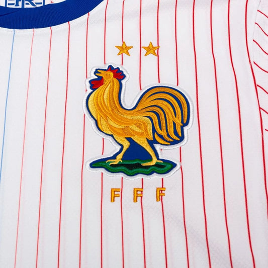 Détail de l'écusson du Maillot France Extérieur 2024/2025 Nike