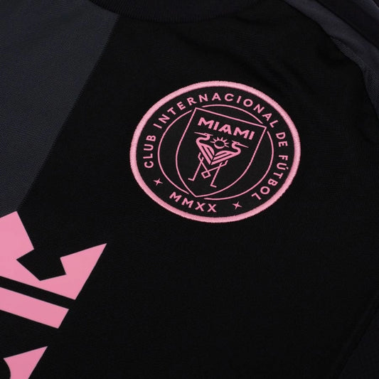 Détail de l'écusson du Maillot Inter Miami CF Extérieur 2025/2026 Adidas