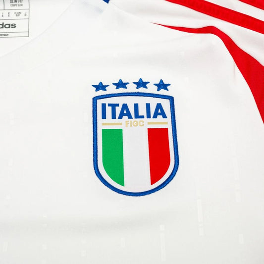 Détail de l'écusson du Maillot Italie Extérieur 2024/2025 Adidas