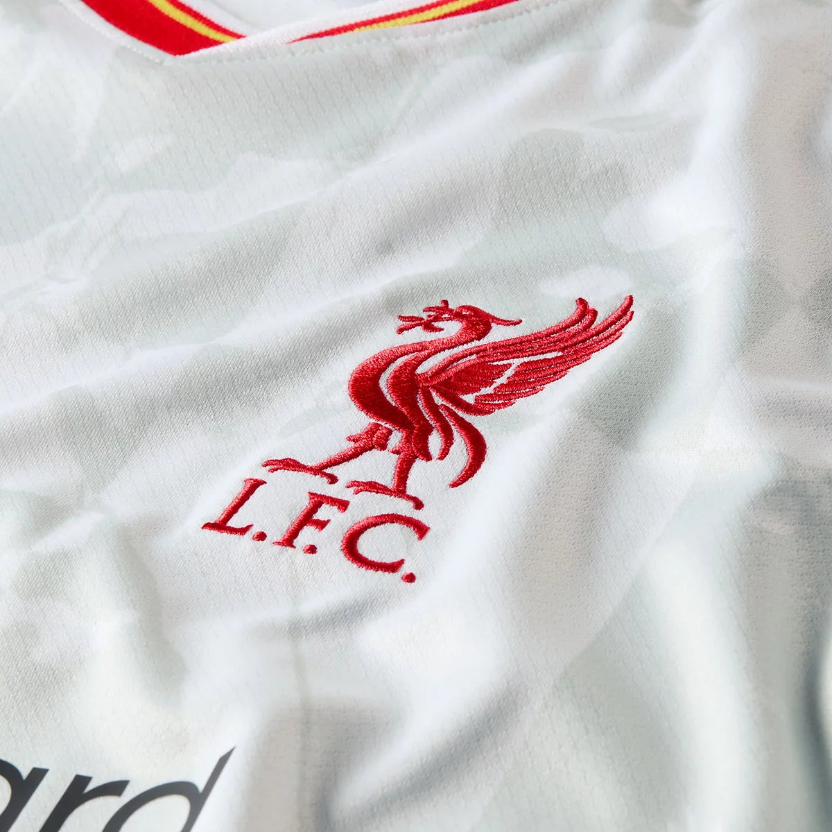 Détail de l'écusson sur le Maillot Liverpool Third 2024/2025 Nike