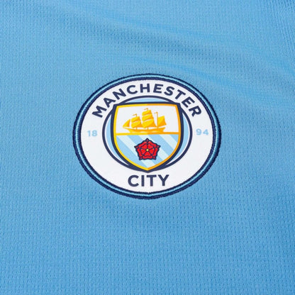 Détail de l'écusson sur le Maillot Manchester City Domicile 2024/2025 Puma
