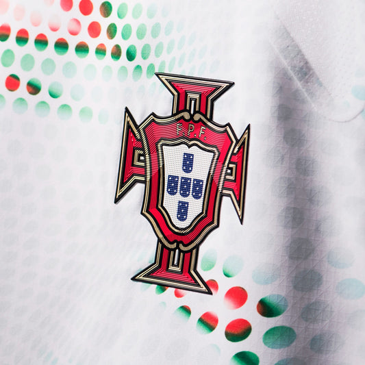 Détail de l'écusson du Maillot Portugal Extérieur 2025/2026 Version Joueur Puma